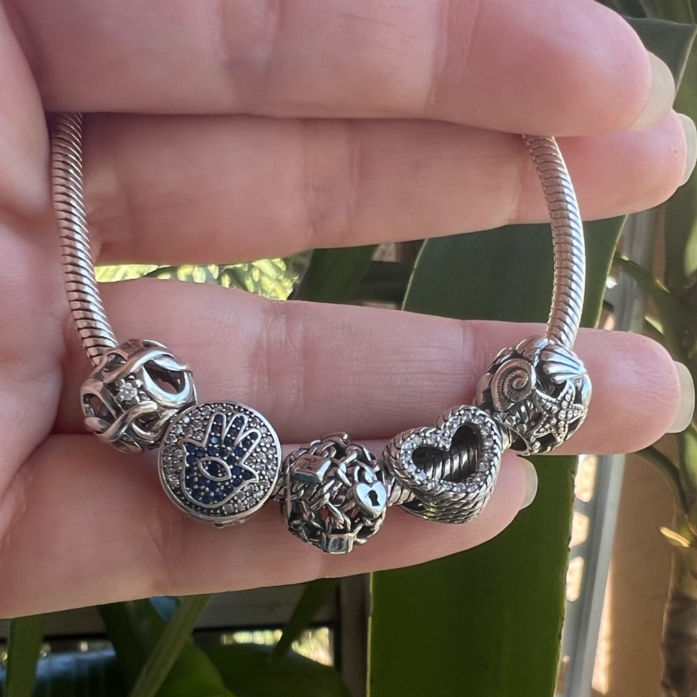 Openwork Starfish & Shells Charm - Picture 5 of 12